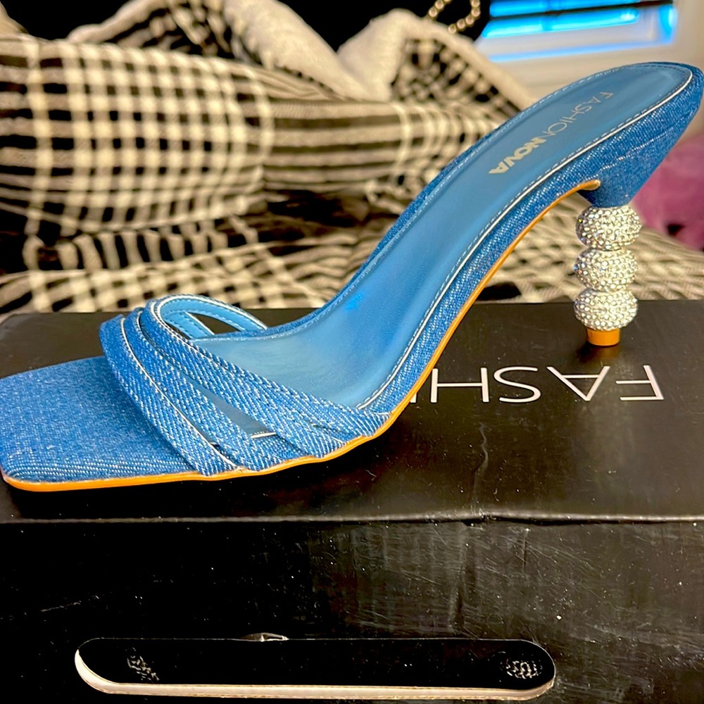 Beautiful jean heel